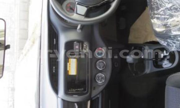 Nunua Ilio tumika Toyota Vitz Nyeupe Gari ndani ya Mansa nchini Luapala Nunua Ilio tumika Toyota Vitz Nyeupe Gari ndani ya Mansa nchini Luapala