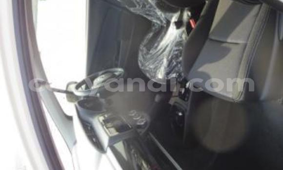Nunua Ilio tumika Toyota Vitz Nyeupe Gari ndani ya Mansa nchini Luapala Nunua Ilio tumika Toyota Vitz Nyeupe Gari ndani ya Mansa nchini Luapala