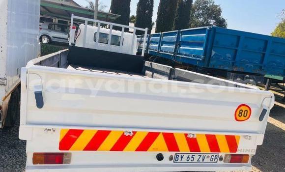 Acheter Occasion Utilitaire Hino 300 Series Blanc à Ndola, Zambie Acheter Occasion Utilitaire Hino 300 Series Blanc à Ndola, Zambie