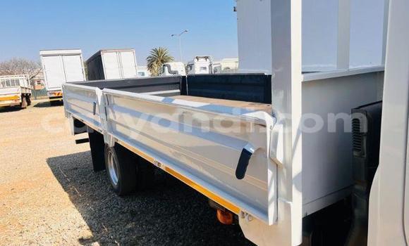 Acheter Occasion Utilitaire Hino 300 Series Blanc à Ndola, Zambie Acheter Occasion Utilitaire Hino 300 Series Blanc à Ndola, Zambie