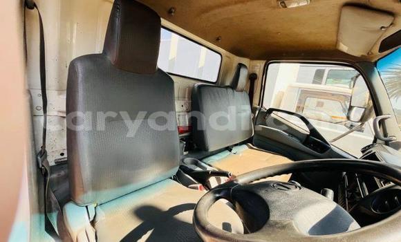 Acheter Occasion Utilitaire Hino 300 Series Blanc à Ndola, Zambie Acheter Occasion Utilitaire Hino 300 Series Blanc à Ndola, Zambie
