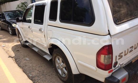 Acheter Occasion Voiture Isuzu KB Blanc à Lusaka, Zambie Acheter Occasion Voiture Isuzu KB Blanc à Lusaka, Zambie