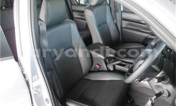 Acheter Occasion Voiture Toyota Hilux Gris à Lusaka, Zambie Acheter Occasion Voiture Toyota Hilux Gris à Lusaka, Zambie