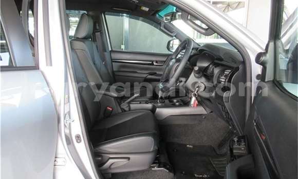 Acheter Occasion Voiture Toyota Hilux Gris à Lusaka, Zambie Acheter Occasion Voiture Toyota Hilux Gris à Lusaka, Zambie