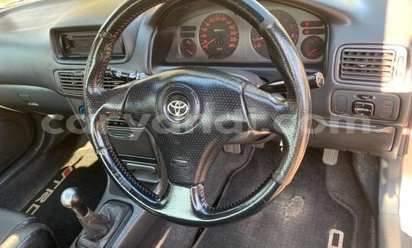 Acheter Occasion Voiture Toyota Corolla Gris à Livingstone, Zambie Acheter Occasion Voiture Toyota Corolla Gris à Livingstone, Zambie