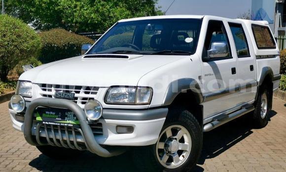 Acheter Occasion Voiture Isuzu KB Blanc à Livingstone, Zambie
