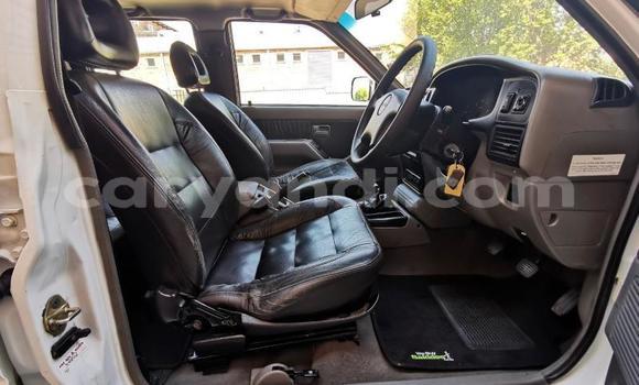 Nunua Ilio tumika Isuzu KB Nyeupe Gari ndani ya Livingstone nchini Zambia Nunua Ilio tumika Isuzu KB Nyeupe Gari ndani ya Livingstone nchini Zambia