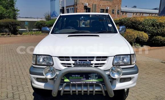 Nunua Ilio tumika Isuzu KB Nyeupe Gari ndani ya Livingstone nchini Zambia Nunua Ilio tumika Isuzu KB Nyeupe Gari ndani ya Livingstone nchini Zambia