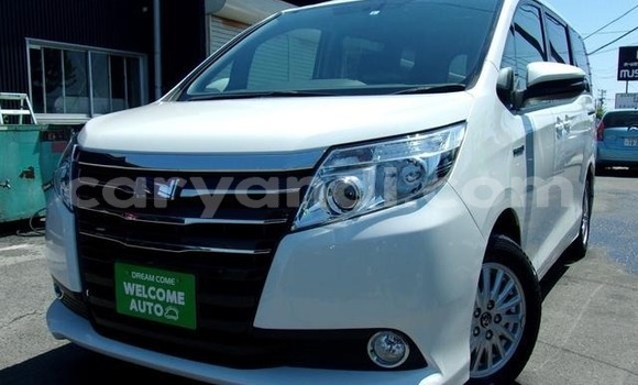 Nunua Ilio tumika Toyota Noah Nyeupe Gari ndani ya Lusaka nchini Zambia