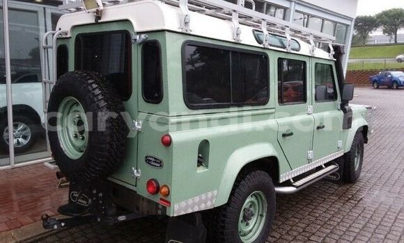 Acheter Occasion Voiture Land Rover Defender Vert à Livingstone, Zambie Acheter Occasion Voiture Land Rover Defender Vert à Livingstone, Zambie