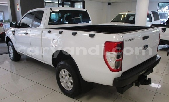 Nunua Ilio tumika Ford Ranger Nyeupe Gari ndani ya Lusaka nchini Zambia Nunua Ilio tumika Ford Ranger Nyeupe Gari ndani ya Lusaka nchini Zambia