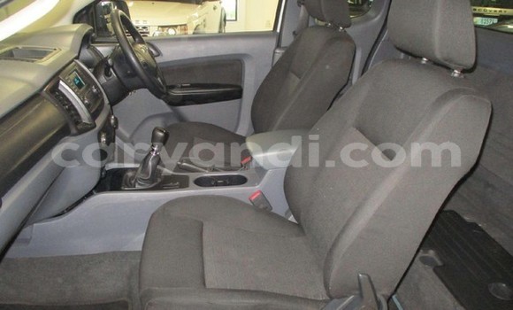 Nunua Ilio tumika Ford Ranger Nyeupe Gari ndani ya Lusaka nchini Zambia Nunua Ilio tumika Ford Ranger Nyeupe Gari ndani ya Lusaka nchini Zambia