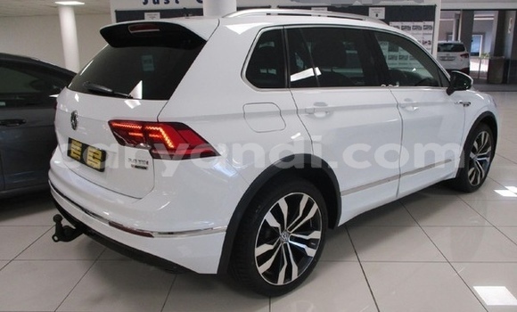 Acheter Occasion Voiture Toyota Fortuner Blanc à Lusaka, Zambie Acheter Occasion Voiture Toyota Fortuner Blanc à Lusaka, Zambie