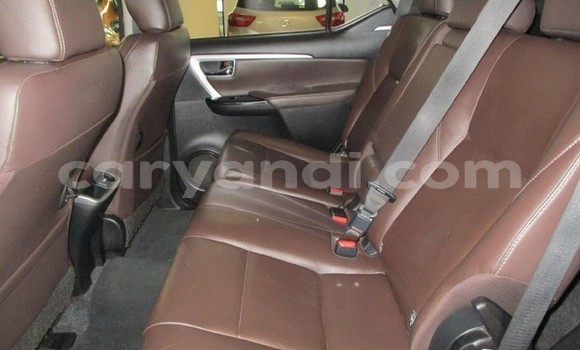 Acheter Occasion Voiture Toyota Fortuner Blanc à Lusaka, Zambie Acheter Occasion Voiture Toyota Fortuner Blanc à Lusaka, Zambie