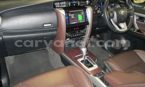 Acheter Occasion Voiture Toyota Fortuner Blanc à Lusaka, Zambie Acheter Occasion Voiture Toyota Fortuner Blanc à Lusaka, Zambie