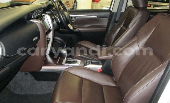 Acheter Occasion Voiture Toyota Fortuner Blanc à Lusaka, Zambie Acheter Occasion Voiture Toyota Fortuner Blanc à Lusaka, Zambie