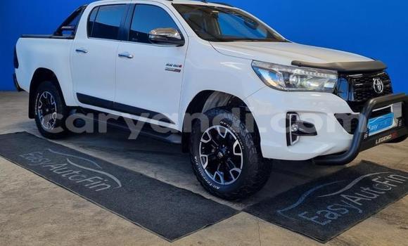 Buy Used Toyota Hilux White Car in Chilanga in Lusaka
