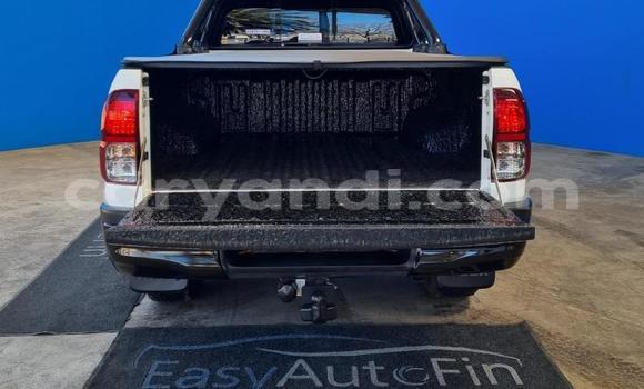 Buy Used Toyota Hilux White Car in Chilanga in Lusaka Buy Used Toyota Hilux White Car in Chilanga in Lusaka