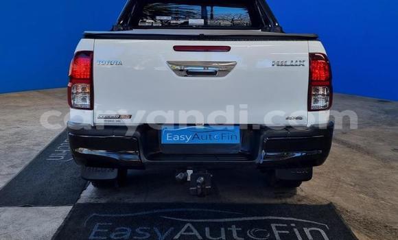Buy Used Toyota Hilux White Car in Chilanga in Lusaka Buy Used Toyota Hilux White Car in Chilanga in Lusaka
