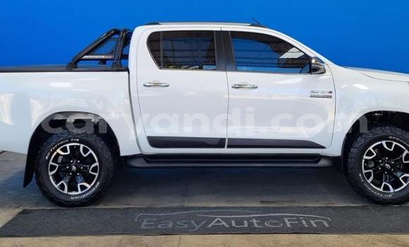 Buy Used Toyota Hilux White Car in Chilanga in Lusaka Buy Used Toyota Hilux White Car in Chilanga in Lusaka