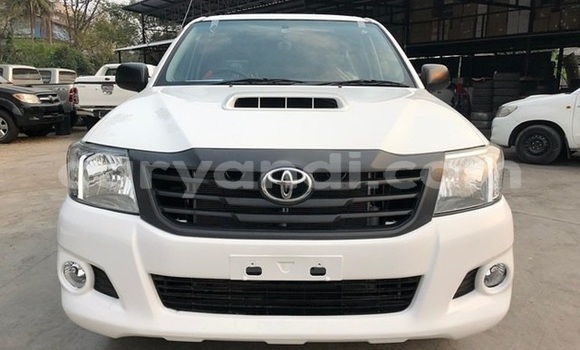 Acheter Occasion Voiture Toyota Hilux Blanc à Livingstone, Zambie Acheter Occasion Voiture Toyota Hilux Blanc à Livingstone, Zambie