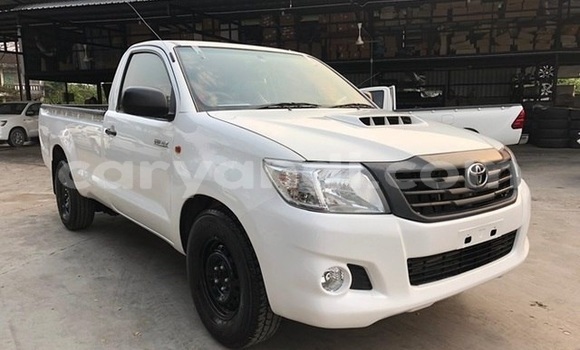 Acheter Occasion Voiture Toyota Hilux Blanc à Livingstone, Zambie Acheter Occasion Voiture Toyota Hilux Blanc à Livingstone, Zambie
