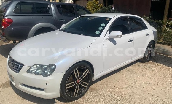 Acheter Occasion Voiture Toyota Mark X Blanc à Lusaka, Zambie