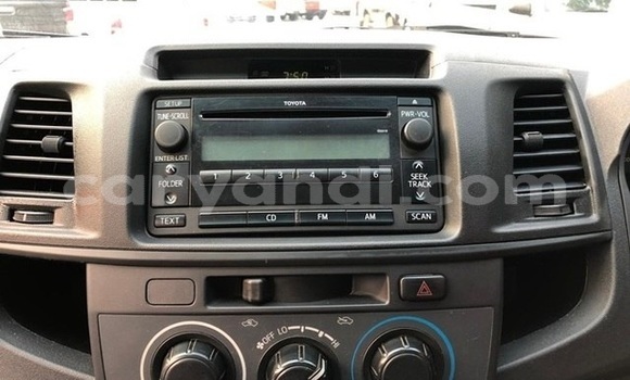 Acheter Occasion Voiture Toyota Hilux Blanc à Livingstone, Zambie Acheter Occasion Voiture Toyota Hilux Blanc à Livingstone, Zambie