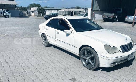 Buy Used Mercedes‒Benz C–Class White Car in Ndola in Zambia