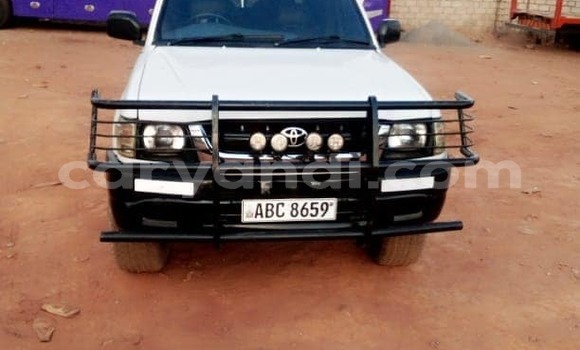Nunua Ilio tumika Toyota Hilux Nyeupe Gari ndani ya Lusaka nchini Zambia