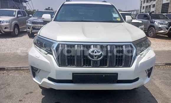 Tenga Tsaru Toyota Land Cruiser Prado Chena Mota in Lusaka in Zambia