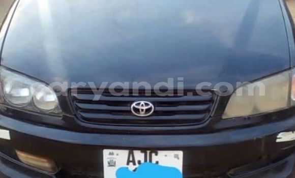 Nunua Ilio tumika Toyota Ipsum Nyeusi Gari ndani ya Lusaka nchini Zambia