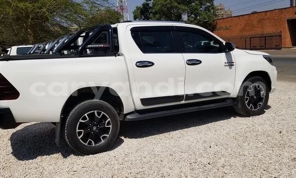 Buy Used Toyota Hilux White Car in Lusaka in Zambia