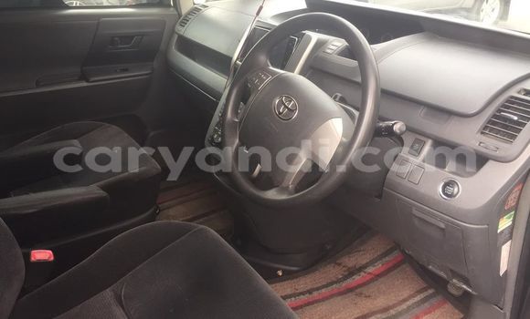 Acheter Occasion Voiture Toyota Noah Noir à Lusaka, Zambie Acheter Occasion Voiture Toyota Noah Noir à Lusaka, Zambie