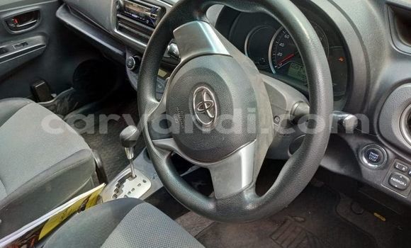 Acheter Occasion Voiture Toyota Vitz Bleu à Lusaka, Zambie Acheter Occasion Voiture Toyota Vitz Bleu à Lusaka, Zambie