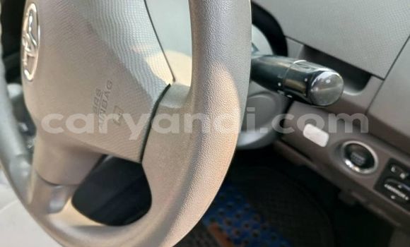 Acheter Occasion Voiture Toyota Vitz Gris à Lusaka, Zambie Acheter Occasion Voiture Toyota Vitz Gris à Lusaka, Zambie