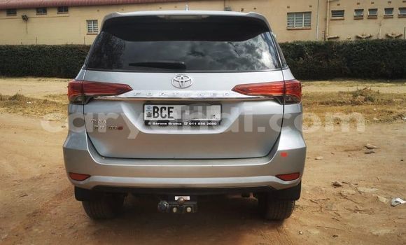 Acheter Occasion Voiture Toyota Fortuner Gris à Lusaka, Zambie Acheter Occasion Voiture Toyota Fortuner Gris à Lusaka, Zambie