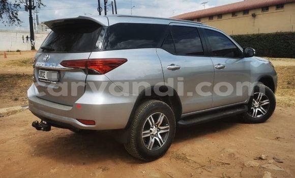 Acheter Occasion Voiture Toyota Fortuner Gris à Lusaka, Zambie Acheter Occasion Voiture Toyota Fortuner Gris à Lusaka, Zambie