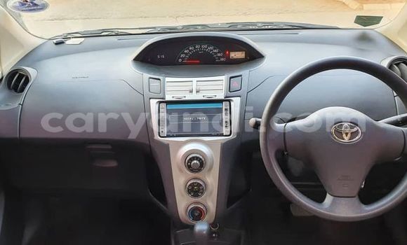 Acheter Occasion Voiture Toyota Vitz Blanc à Lusaka, Zambie Acheter Occasion Voiture Toyota Vitz Blanc à Lusaka, Zambie