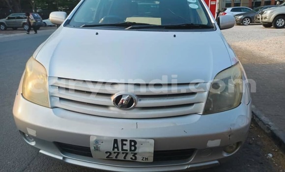 Acheter Occasion Voiture Toyota IST Gris à Lusaka, Zambie