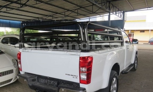 Acheter Occasion Voiture Isuzu KB Blanc à Livingstone, Zambie Acheter Occasion Voiture Isuzu KB Blanc à Livingstone, Zambie