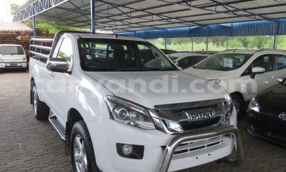 Acheter Occasion Voiture Isuzu KB Blanc à Livingstone, Zambie Acheter Occasion Voiture Isuzu KB Blanc à Livingstone, Zambie