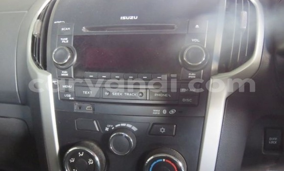 Acheter Occasion Voiture Isuzu KB Blanc à Livingstone, Zambie Acheter Occasion Voiture Isuzu KB Blanc à Livingstone, Zambie