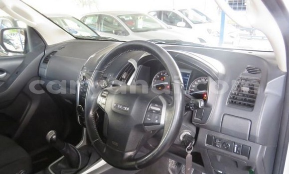 Acheter Occasion Voiture Isuzu KB Blanc à Livingstone, Zambie Acheter Occasion Voiture Isuzu KB Blanc à Livingstone, Zambie