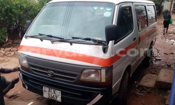 Buy Used Toyota Hiace Silver Car in Chambishi in Copperbelt Buy Used Toyota Hiace Silver Car in Chambishi in Copperbelt