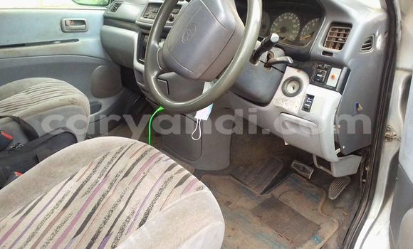 Acheter Occasion Voiture Toyota Regius Bleu à Lusaka, Zambie Acheter Occasion Voiture Toyota Regius Bleu à Lusaka, Zambie