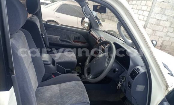 Acheter Occasion Voiture Toyota Land Cruiser Prado Blanc à Lusaka, Zambie Acheter Occasion Voiture Toyota Land Cruiser Prado Blanc à Lusaka, Zambie