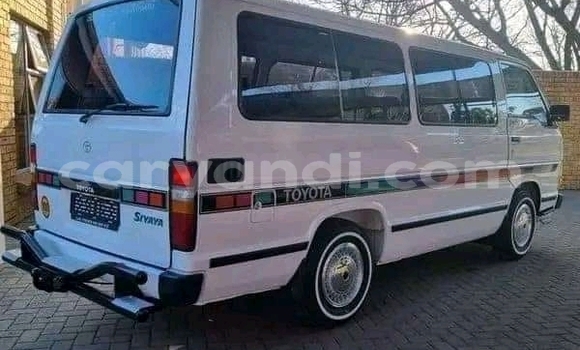 Tenga Tsaru Toyota Hiace Chena Mota in Lusaka in Zambia Tenga Tsaru Toyota Hiace Chena Mota in Lusaka in Zambia