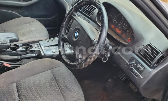 Tenga Tsaru BMW 3–Series Sirivha Mota in Lusaka in Zambia Tenga Tsaru BMW 3–Series Sirivha Mota in Lusaka in Zambia