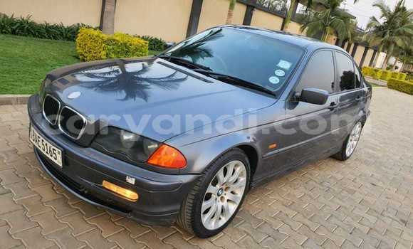 Nunua Ilio tumika BMW 3–Series Bluu Gari ndani ya Lusaka nchini Zambia